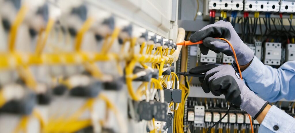 Métier de l’Électricité Bâtiment - MIA - Mbilletech Isifep Academy - Formation Autonomisation